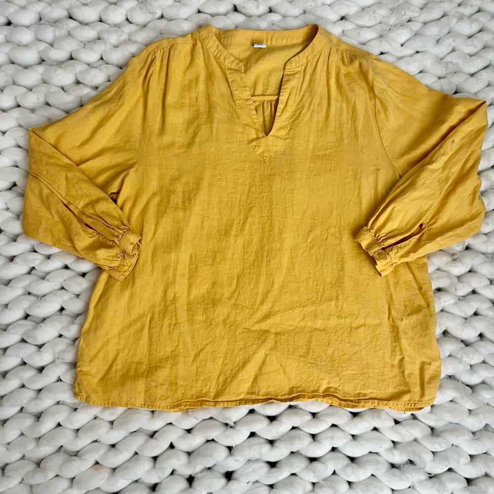 Old Navy Women’s Golden Yellow Long Sleeve Shirt